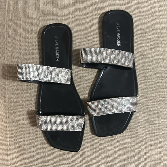 Steve Madden blingy flat sandals, in great condition! - Picture 2 of 7